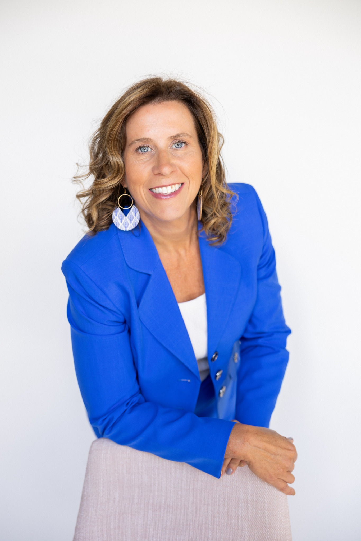 Headshot of Laura Crosby